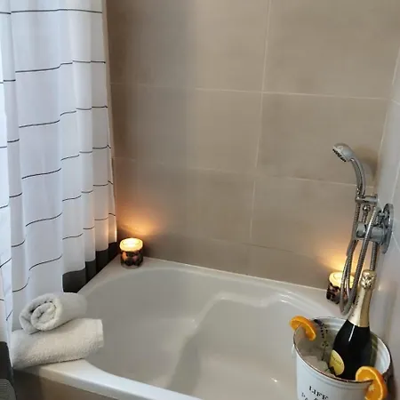 Holiday home Jenoa, Sealight House